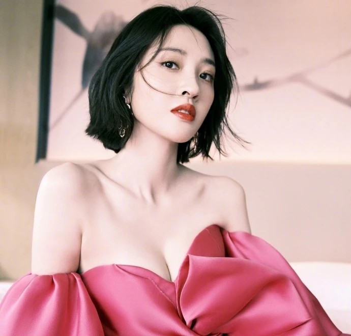 Trang Pháp đối đầu dàn chị đẹp Trung Quốc: Ai là đối thủ đáng gờm nhất? 7 Trang Pháp đối đầu dàn chị đẹp Trung Quốc: Ai là đối thủ đáng gờm nhất? - 6