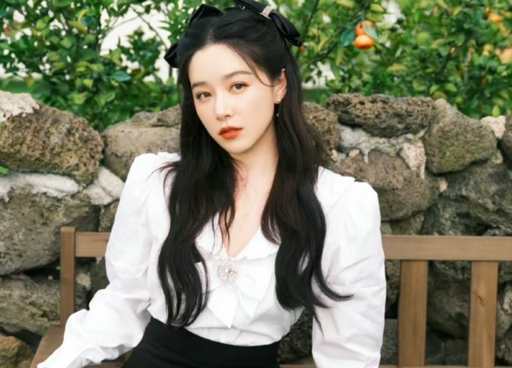 Trang Pháp đối đầu dàn chị đẹp Trung Quốc: Ai là đối thủ đáng gờm nhất? 13 Trang Pháp đối đầu dàn chị đẹp Trung Quốc: Ai là đối thủ đáng gờm nhất? - 12