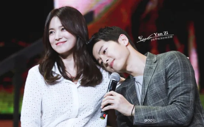 Song Joong Ki lộ diện giữa lúc hot lại chuyện ly hôn Song Hye Kyo, thái độ gây chú ý- Ảnh 5.