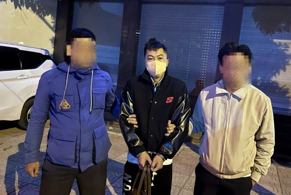 Phan Nhật Bảo bị bắt tại cửa khẩu Bờ Y sau hơn 50 giờ gây án. 3.jpg