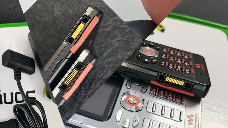 Những cổng sạc điện thoại kỳ lạ trước thời USB-C 2 Trước USB-C, điện thoại từng dùng những cổng sạc 'dị' đến mức nào? - Ảnh 2.