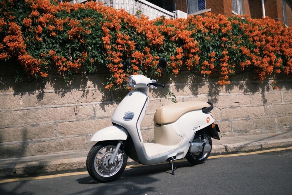 Ngang giá với Honda Vision, đây là 5 xe máy điện đáng mua nhất - có mẫu đi được hơn 260km khi đầy pin- Ảnh 4.