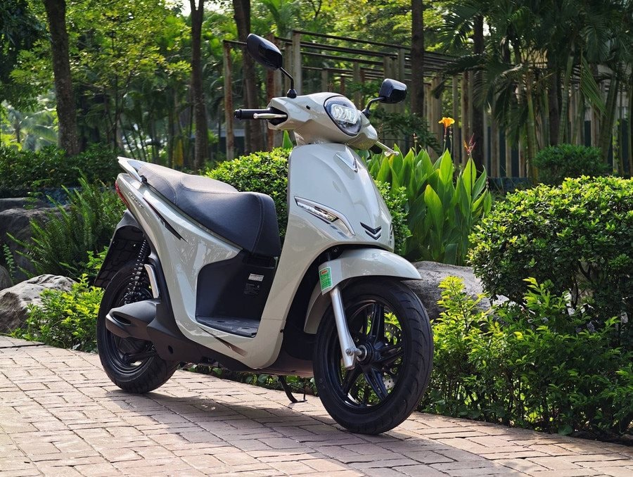 Ngang giá với Honda Vision, đây là 5 xe máy điện đáng mua nhất - có mẫu đi được hơn 260km khi đầy pin- Ảnh 5.