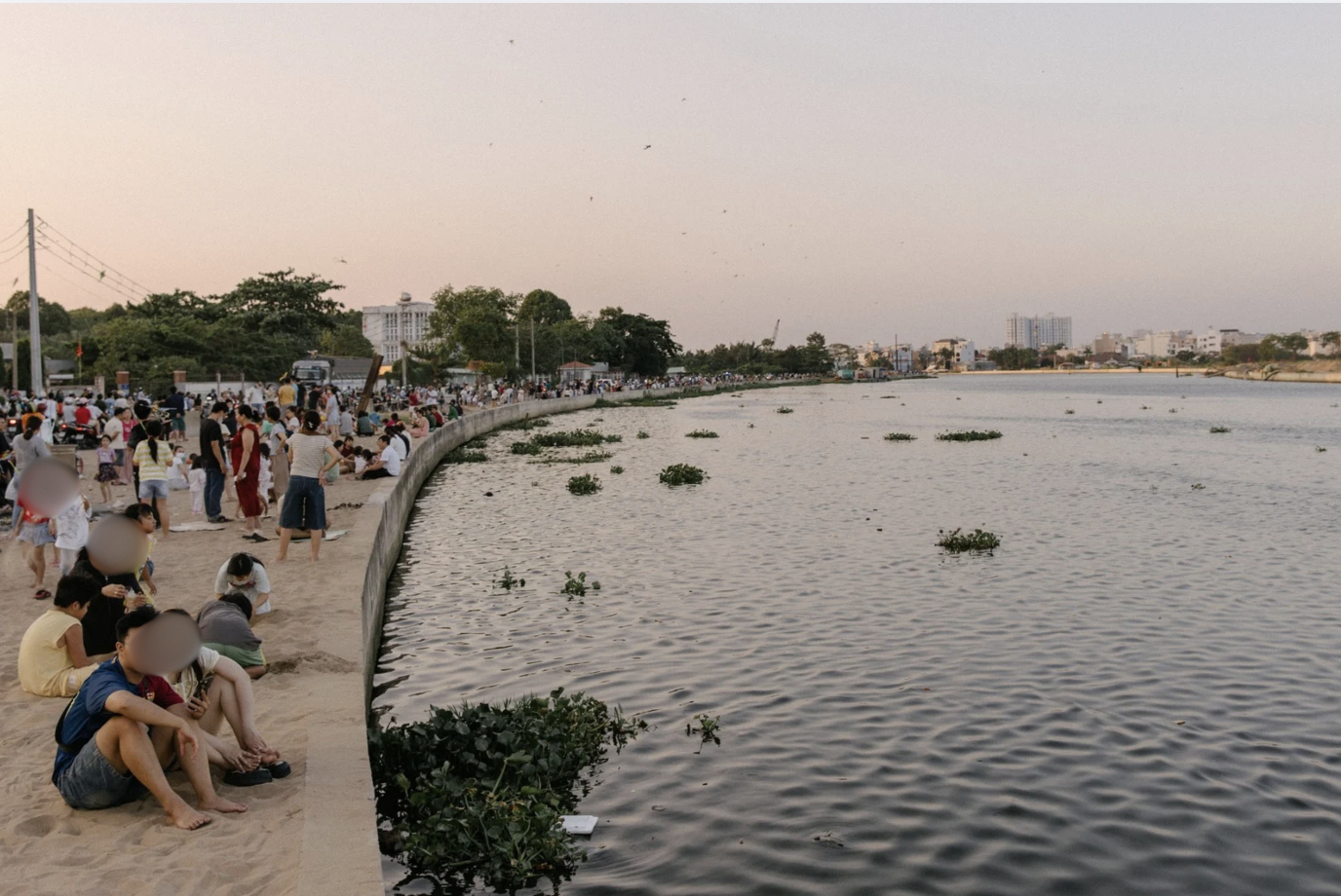 Tuyệt đối không nên tụ tập, hóng gió tại “biển Gò Vấp” lúc này!- Ảnh 4.