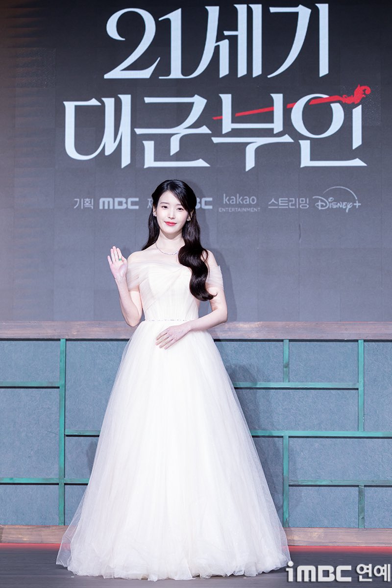 Cặp đôi hoàng tử - công chúa đẹp nhất 2026 là đây: Visual cổ tích thần tiên, xa hoa lộng lẫy chói cả mắt- Ảnh 3.