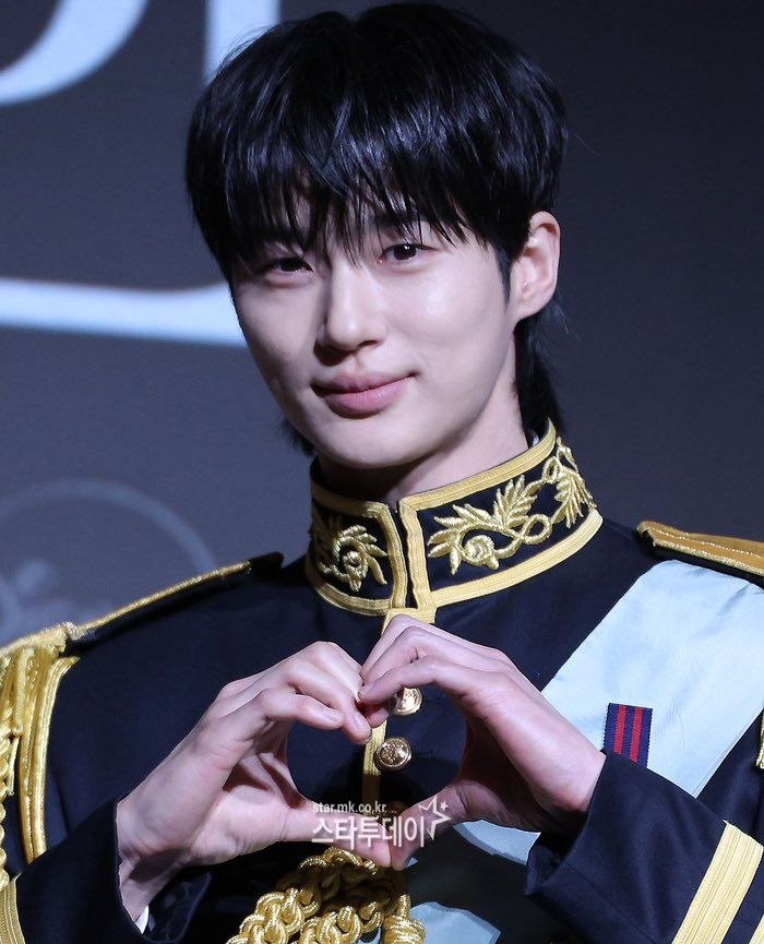 Cặp đôi hoàng tử - công chúa đẹp nhất 2026 là đây: Visual cổ tích thần tiên, xa hoa lộng lẫy chói cả mắt- Ảnh 6.