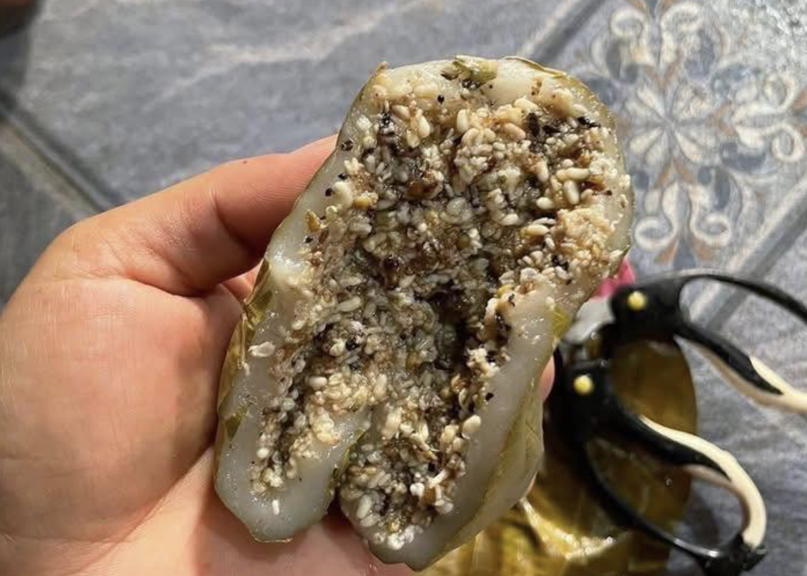 Đặc sản bánh trứng kiến: Tại sao nhiều người dị ứng, sưng phù mặt mũi? - Ảnh 2. Đặc sản bánh trứng kiến: Tại sao nhiều người dị ứng, sưng phù mặt mũi? - Ảnh 2.