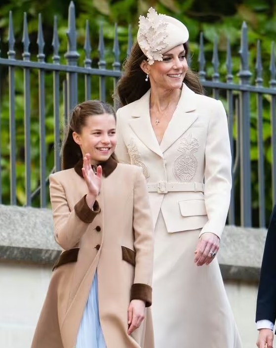 Khoảnh khắc gây bão của con gái Hoàng tử William: Khí chất lấn át cả khung hình, nhìn kỹ lại y hệt một người đặc biệt!- Ảnh 2.