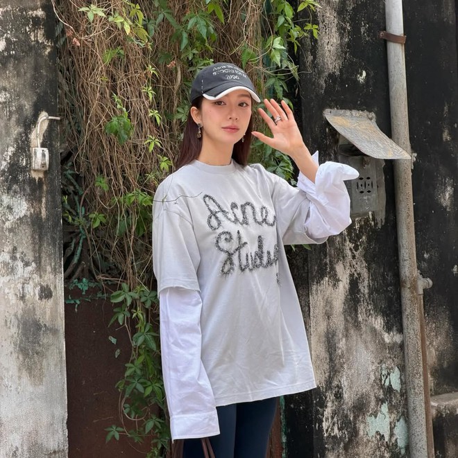 Ngày hè rực nắng không thể thiếu mũ lưỡi trai thời thượng- Ảnh 4. Ngày hè rực nắng không thể thiếu mũ lưỡi trai thời thượng- Ảnh 4.