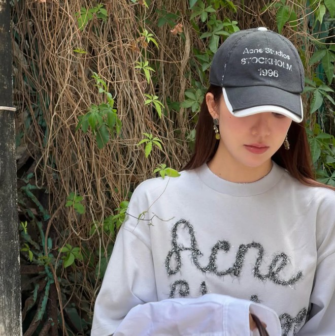 Ngày hè rực nắng không thể thiếu mũ lưỡi trai thời thượng- Ảnh 5. Ngày hè rực nắng không thể thiếu mũ lưỡi trai thời thượng- Ảnh 5.