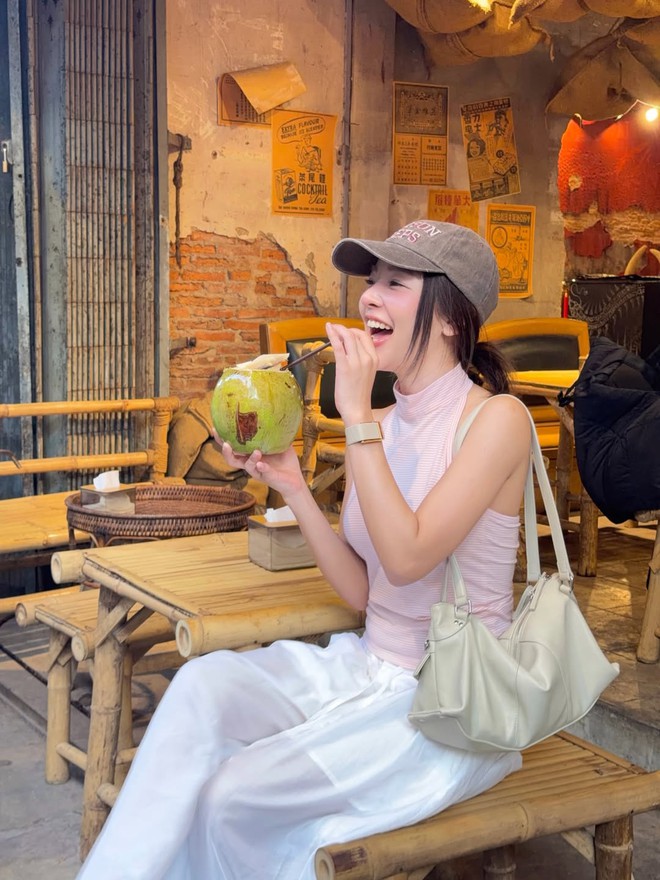 Ngày hè rực nắng không thể thiếu mũ lưỡi trai thời thượng- Ảnh 7. Ngày hè rực nắng không thể thiếu mũ lưỡi trai thời thượng- Ảnh 7.