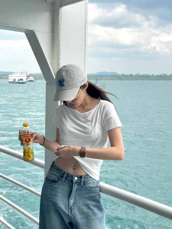 Ngày hè rực nắng không thể thiếu mũ lưỡi trai thời thượng- Ảnh 9. Ngày hè rực nắng không thể thiếu mũ lưỡi trai thời thượng- Ảnh 9.