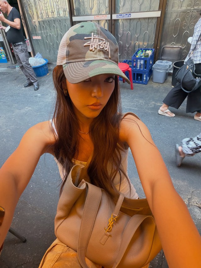 Ngày hè rực nắng không thể thiếu mũ lưỡi trai thời thượng- Ảnh 11. Ngày hè rực nắng không thể thiếu mũ lưỡi trai thời thượng- Ảnh 11.