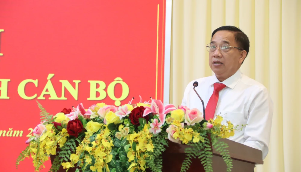 Ông Trần Quốc Khánh, Phó Giám đốc Sở Nội vụ phát biểu nhận nhiệm vụ. Ảnh: TK ong-Tran-Quoc-Khanh.JPG