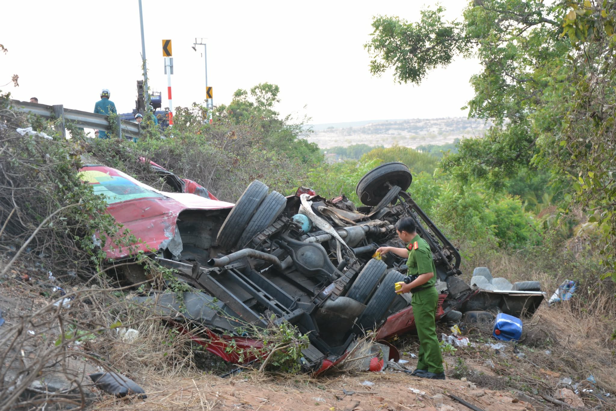 tai nạn xe khách - Ảnh 4.