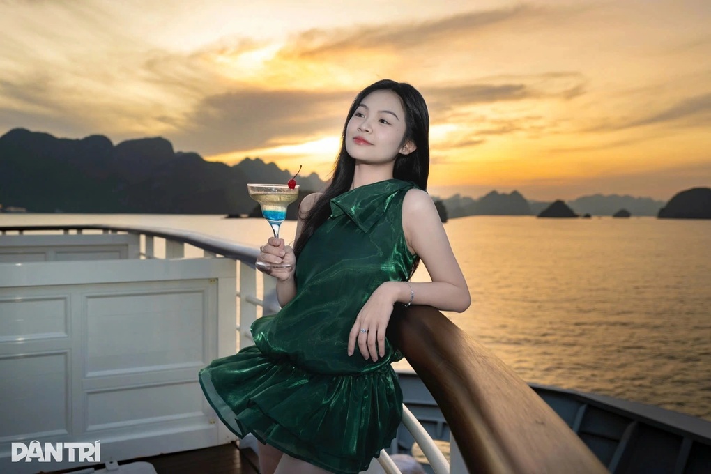 Đi trực thăng ngắm TPHCM trong 15 phút gần 3 triệu đồng, hút khách dịp 30/4 - 2