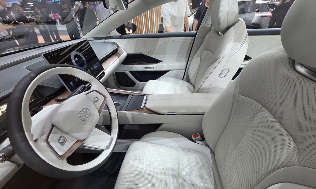 Sedan thuần điện Toyota nhận 3.100 đơn hàng sau 1 giờ mở bán tại Trung Quốc - 3