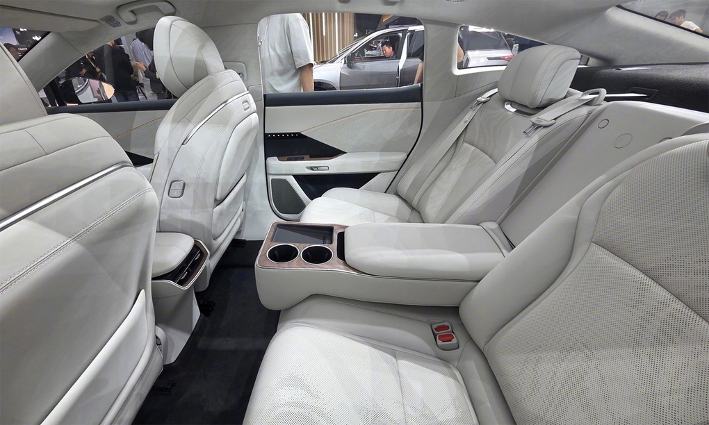 Sedan thuần điện Toyota nhận 3.100 đơn hàng sau 1 giờ mở bán tại Trung Quốc - 4