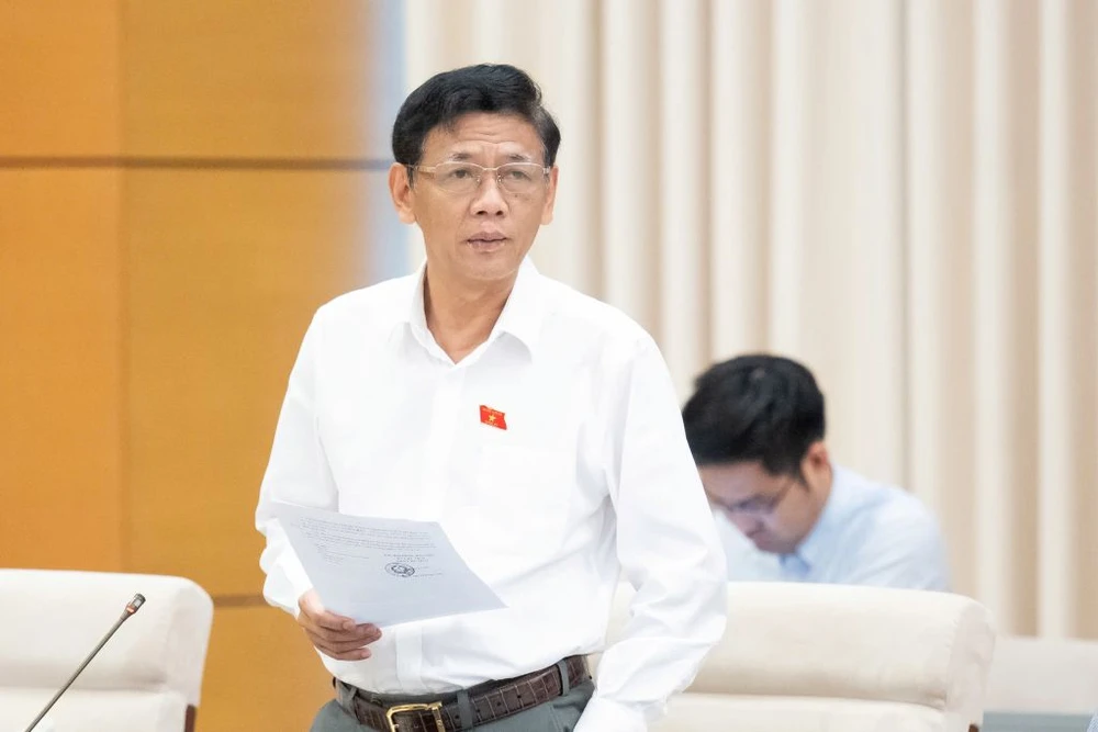 Ông Lâm Văn Mẫn, Chủ tịch Hội đồng Dân tộc của Quốc hội. Ông Lâm Văn Mẫn, Chủ tịch Hội đồng Dân tộc của Quốc hội.