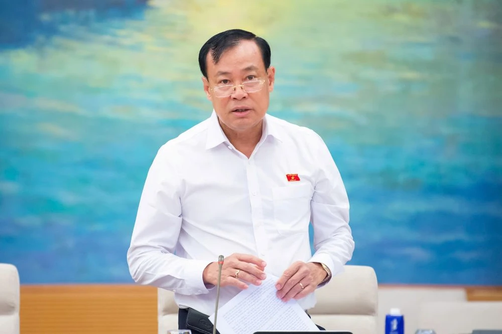 Ông Lê Tấn Tới, Chủ nhiệm Ủy ban Quốc phòng, An ninh và Đối ngoại của Quốc hội. Ông Lê Tấn Tới, Chủ nhiệm Ủy ban Quốc phòng, An ninh và Đối ngoại của Quốc hội.