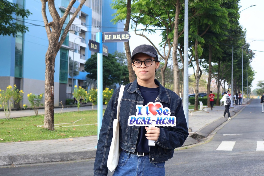 Thi đánh giá năng lực lớn nhất nước: Đứt dây chằng vẫn quyết đạt 750 điểm - 3