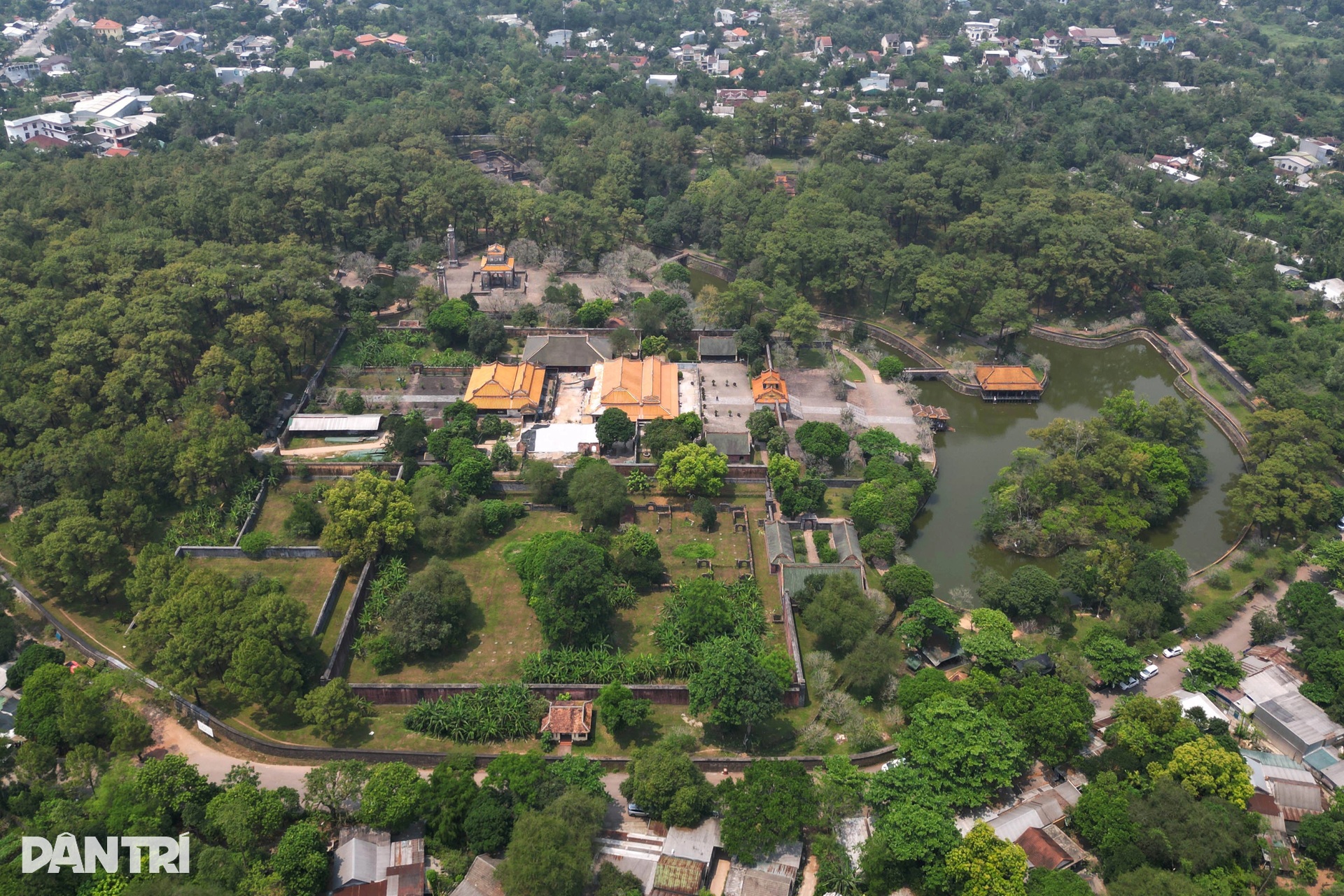 Nơi vua Tự Đức thường đến xem hát và yên nghỉ lúc qua đời - 3