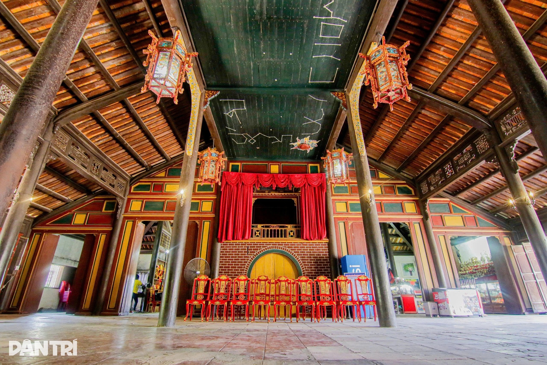 Nơi vua Tự Đức thường đến xem hát và yên nghỉ lúc qua đời - 5