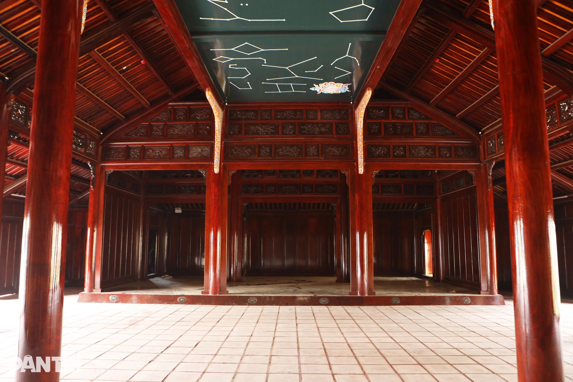 Nơi vua Tự Đức thường đến xem hát và yên nghỉ lúc qua đời - 8