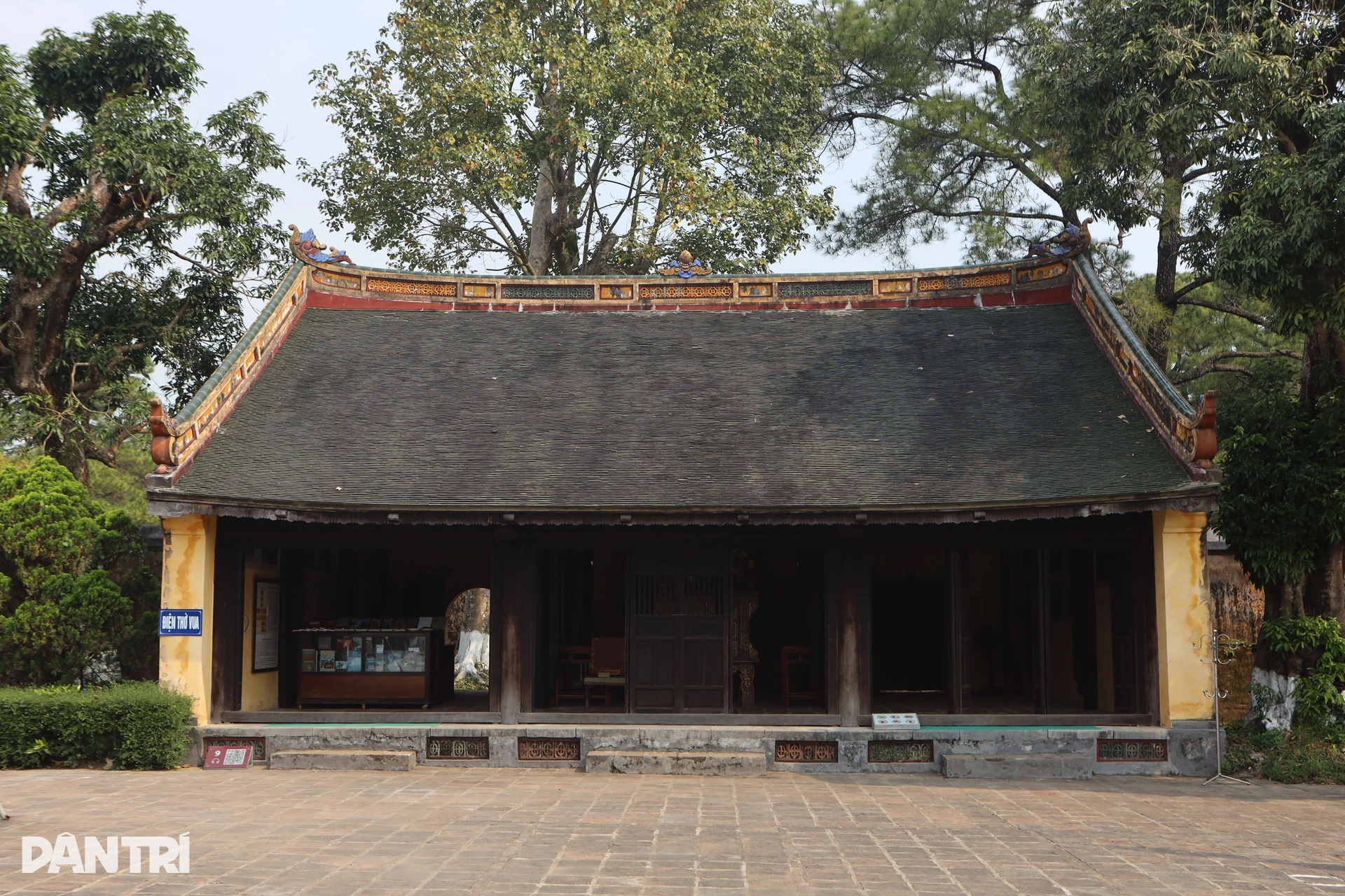 Nơi vua Tự Đức thường đến xem hát và yên nghỉ lúc qua đời - 14