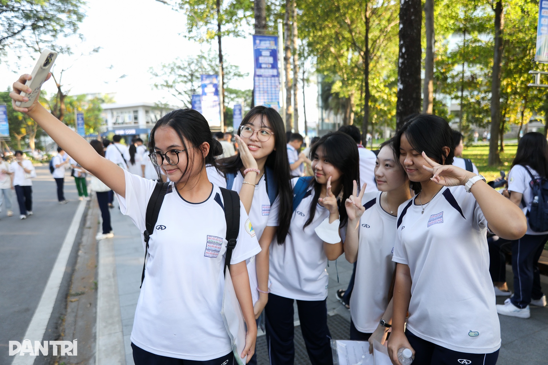 Gần 140.000 thí sinh tranh “vé sớm” vào đại học ở kỳ thi đánh giá năng lực - 6