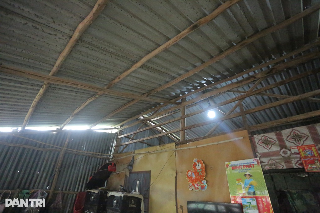 Người đàn ông suýt mất một chân và gia đình ao ước không phải trốn gầm bàn - 3