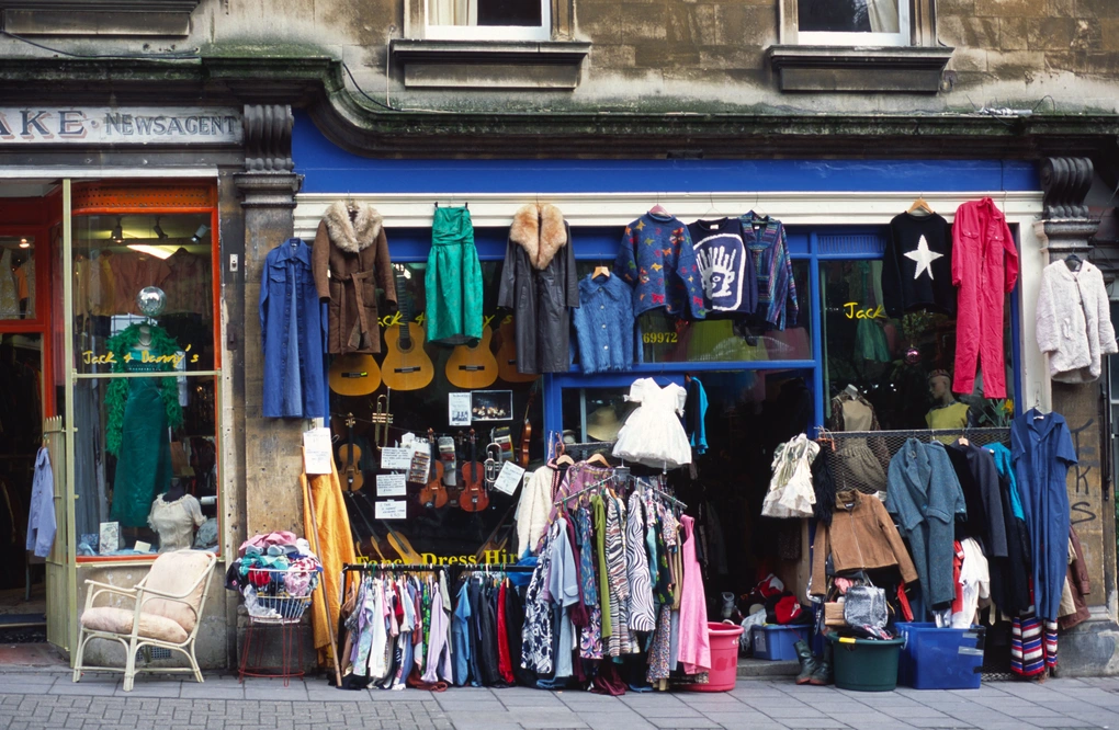 Thị trường đồ second-hand bùng nổ, đe dọa bán lẻ truyền thống - 2