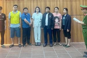 Chiêu trò của nữ chủ lò mổ và những cán bộ thú y 'nhận tiền' trong vụ 300 tấn lợn dịch bệnh 