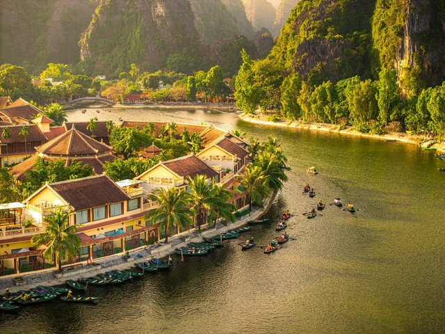 biển Nha Trang,Tam Cốc và ẩm thực Sài Gòn 5 Gợi ý điểm đến tháng 4: biển Nha Trang,Tam Cốc và ẩm thực Sài Gòn - Ảnh 5.