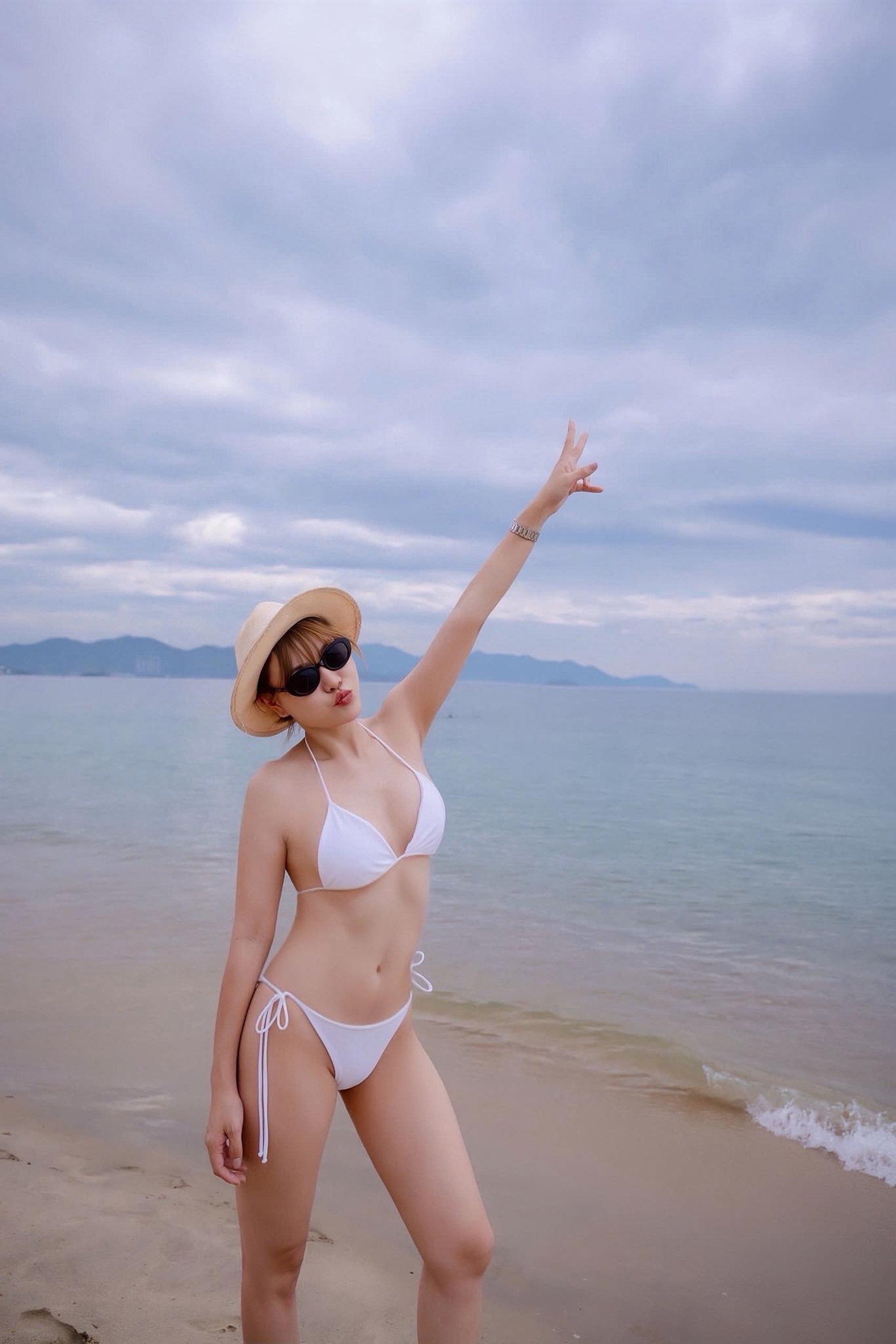 Thanh Hương mặc bikini gợi cảm, nói về tình yêu ở tuổi 38 - 6