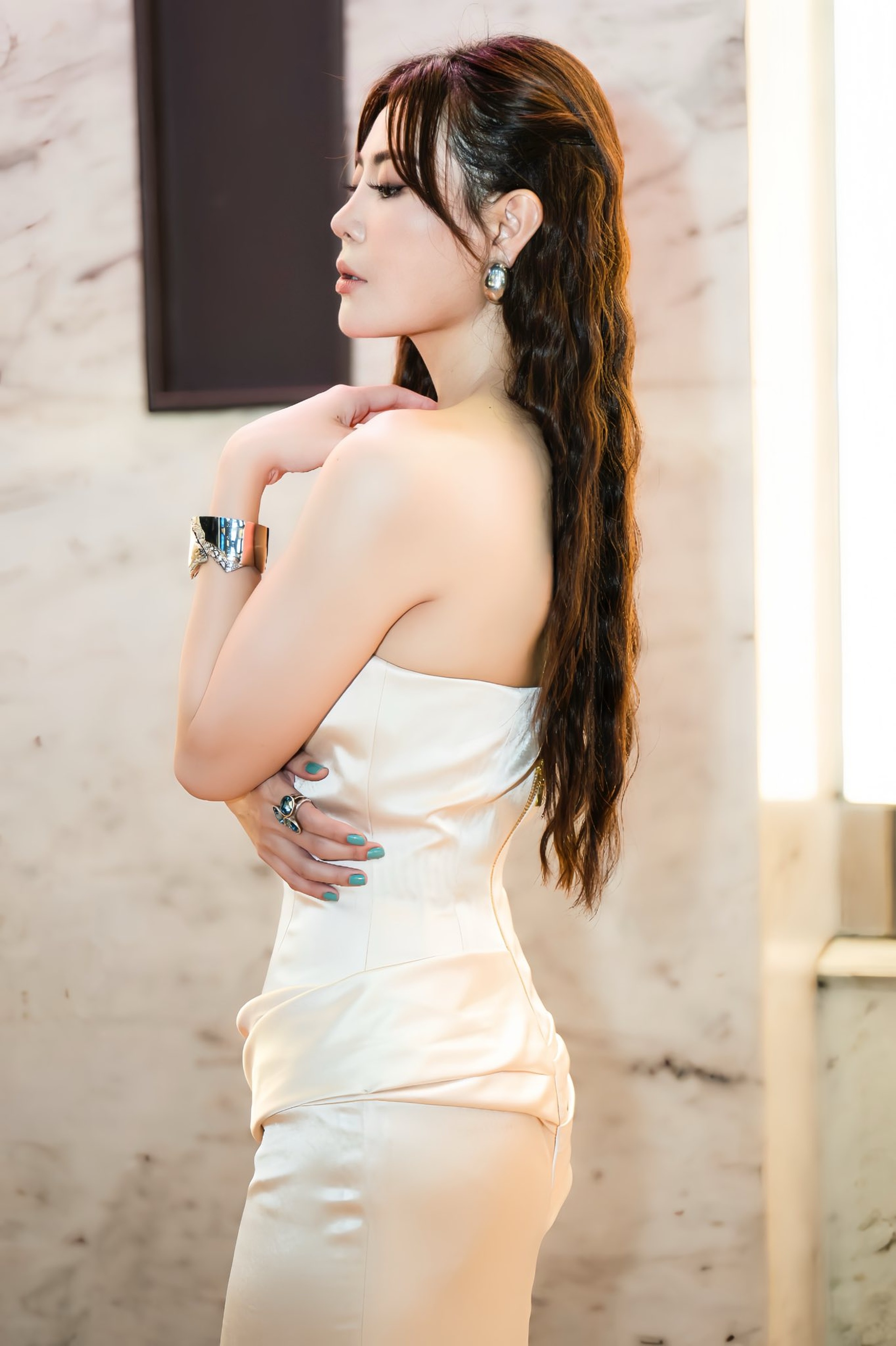 Thanh Hương mặc bikini gợi cảm, nói về tình yêu ở tuổi 38 - 10