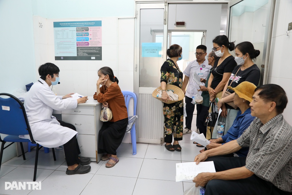 Hàng nghìn người dân TPHCM tham gia tầm soát sức khỏe miễn phí - 3