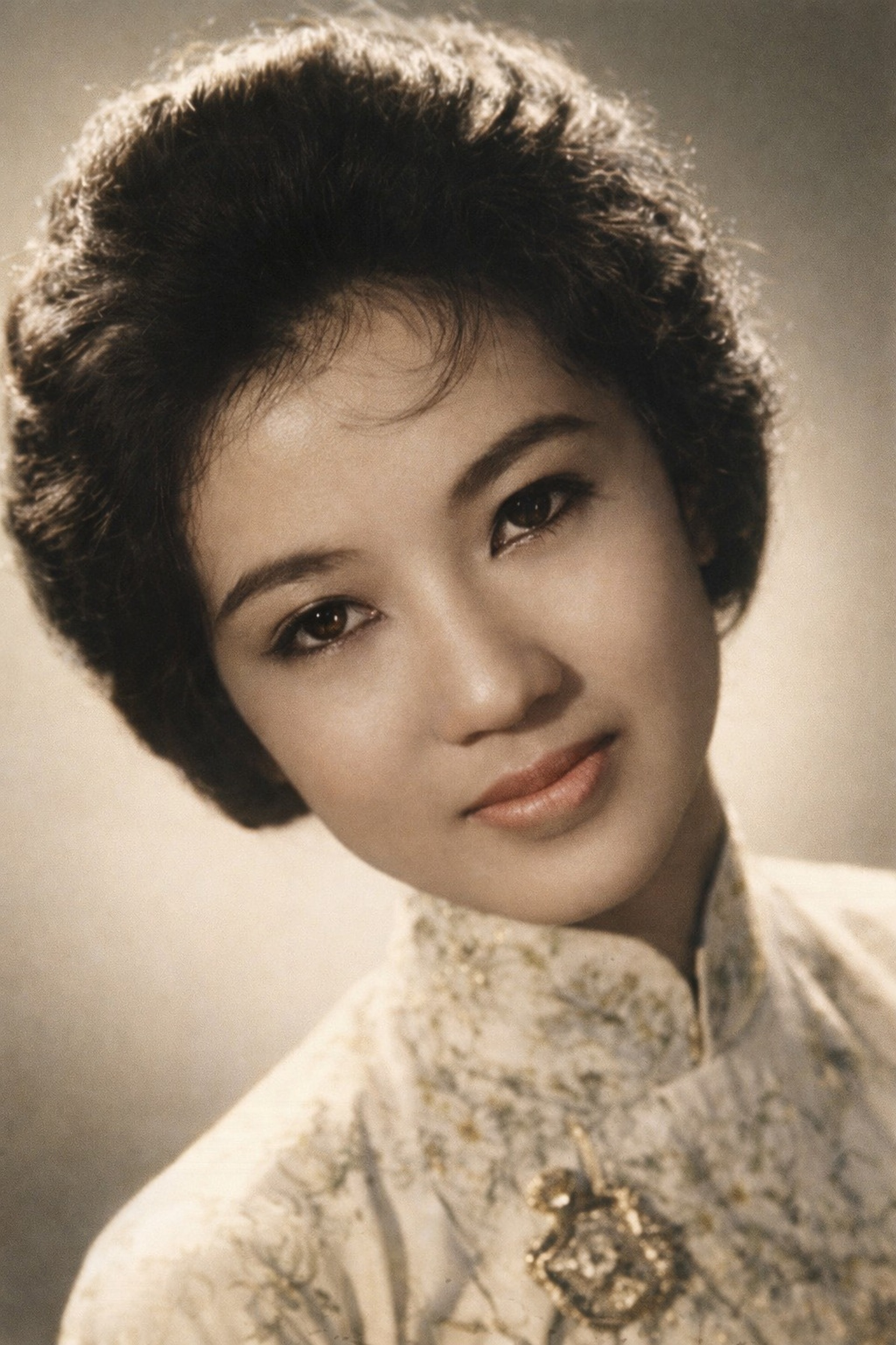 Nhan sắc Kiều Chinh và các minh tinh thập niên 70 qua những bức ảnh hiếm - 9