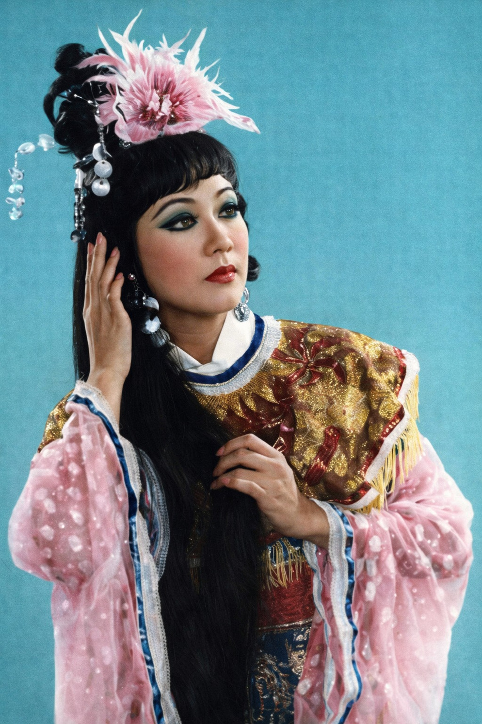 Nhan sắc Kiều Chinh và các minh tinh thập niên 70 qua những bức ảnh hiếm - 11