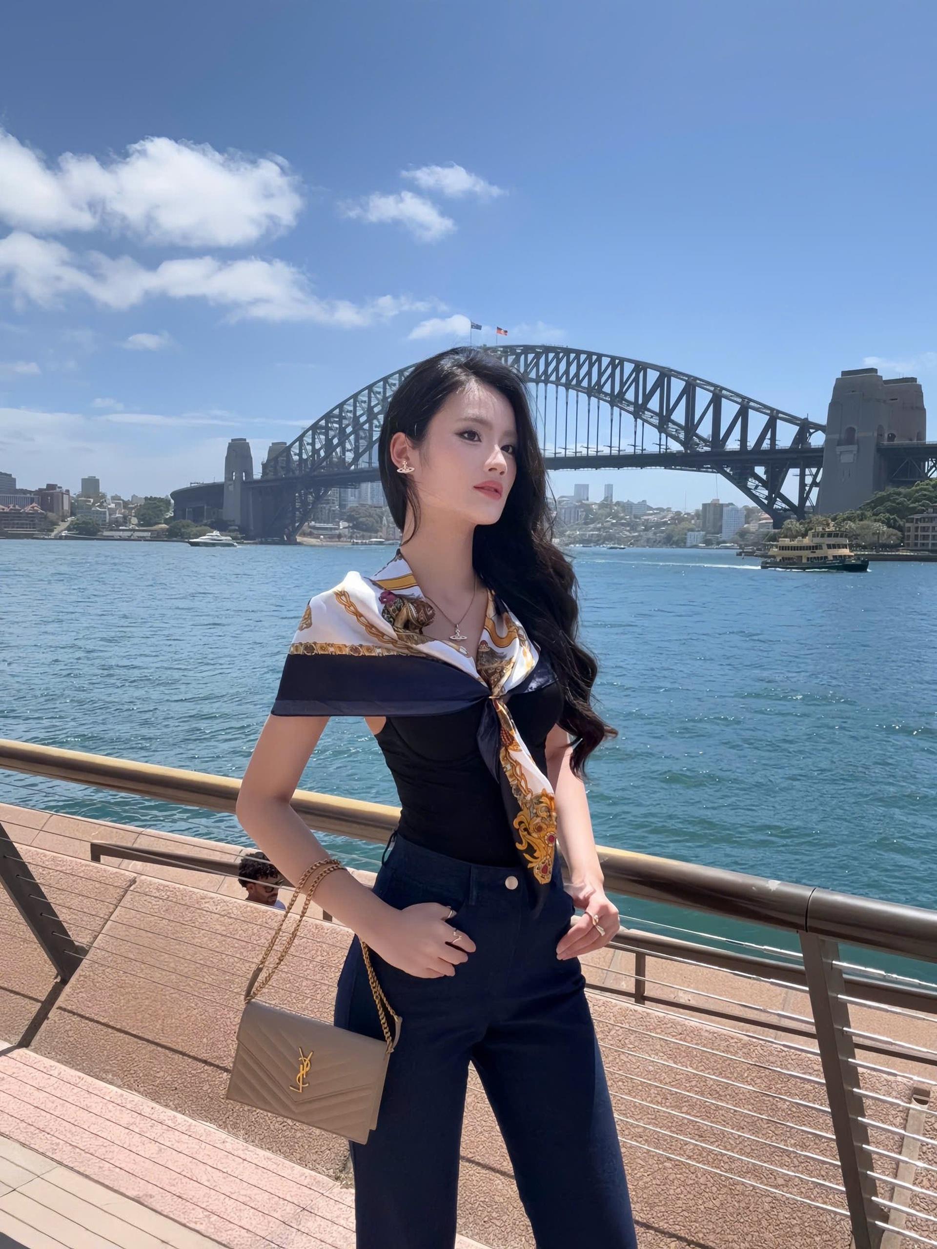 Hoa hậu Ý Nhi: Khép lại nhiệm kỳ, chuyện tình 9 năm bên bạn trai gây chú ý - 7