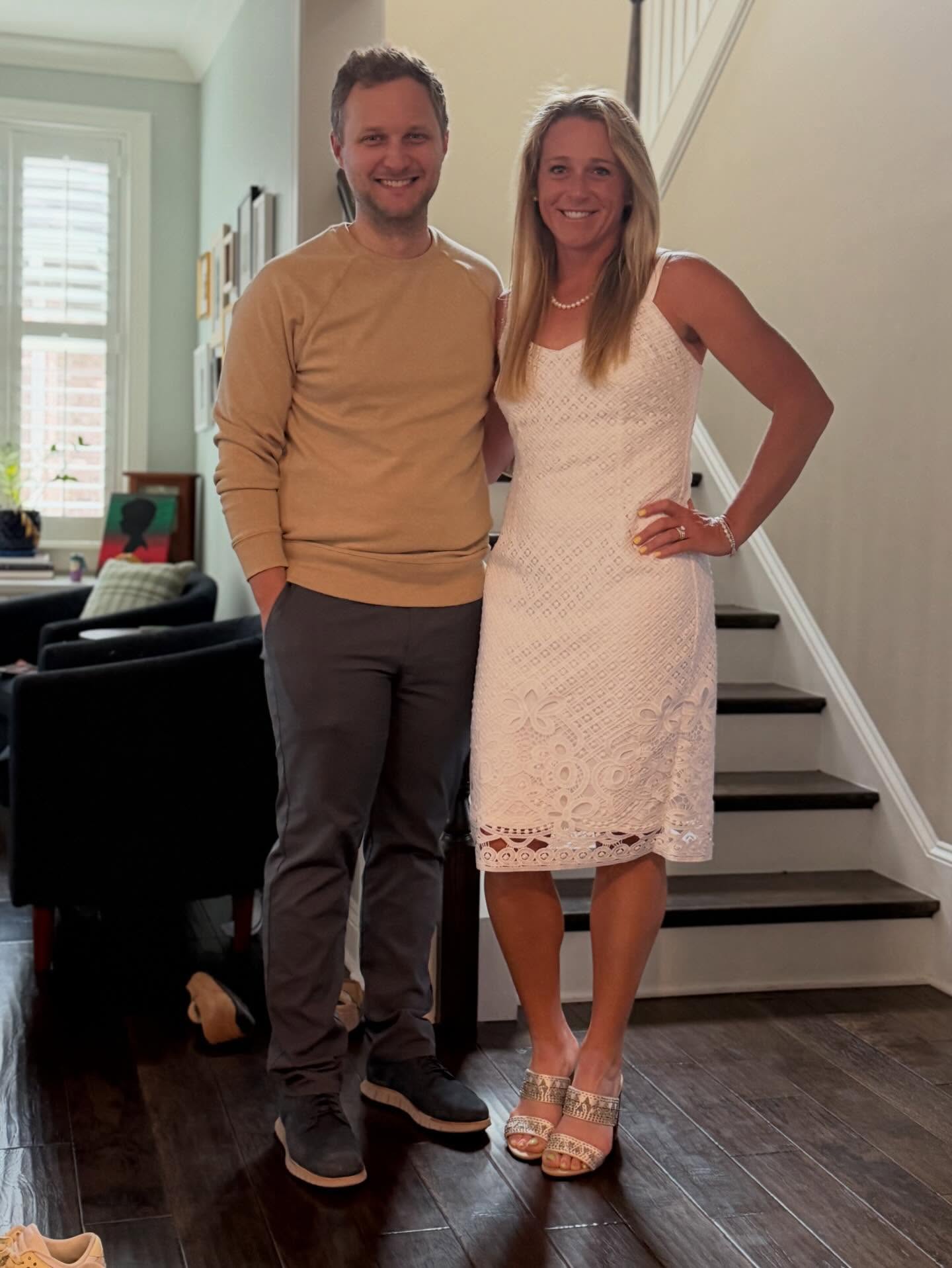 Brooke Buckner xách vợt đi đối đầu cả 