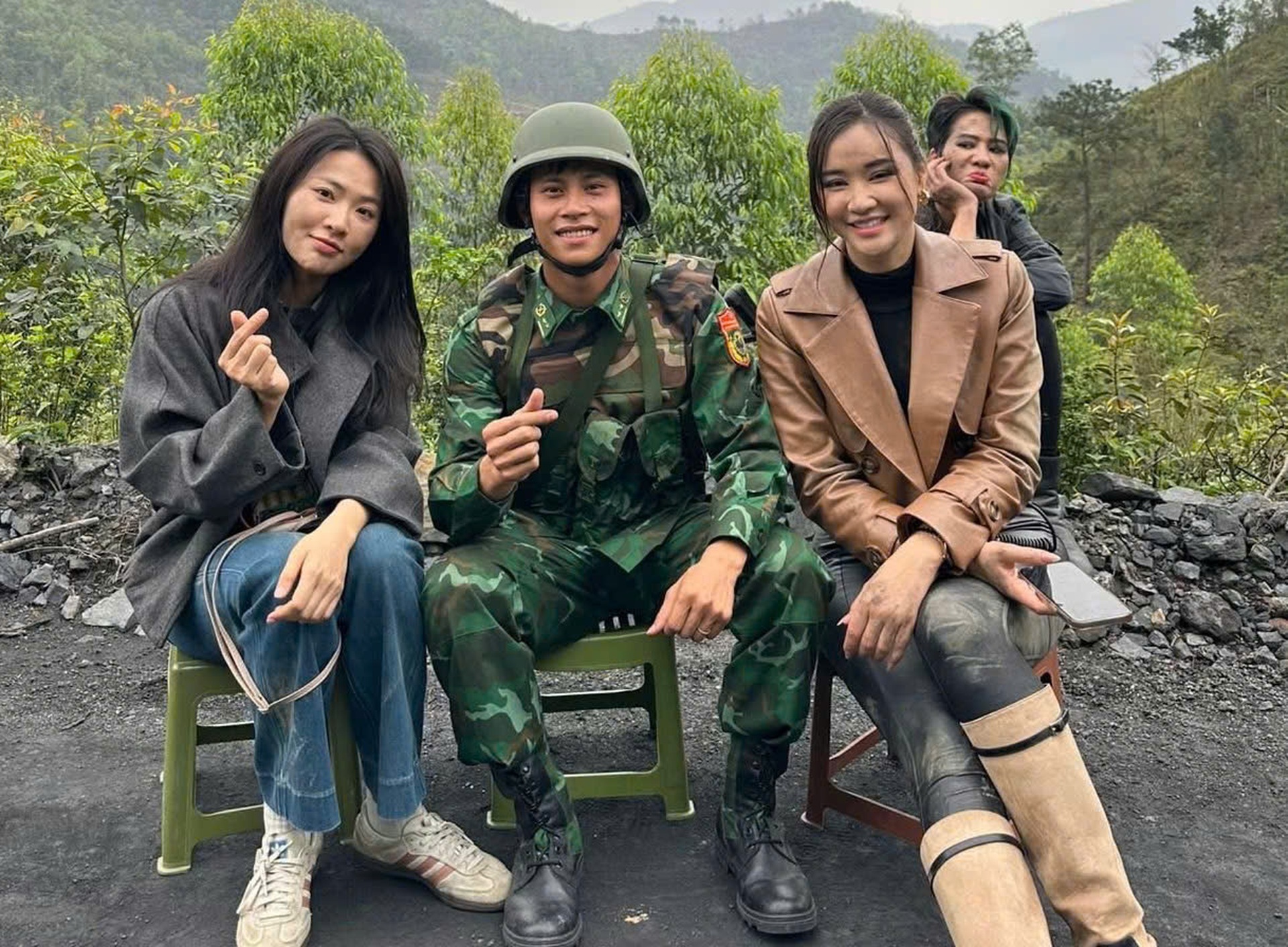 Maya Không giới hạn: Đóng phản diện bị ghét, tuổi 38 nhan sắc thăng hạng - 2