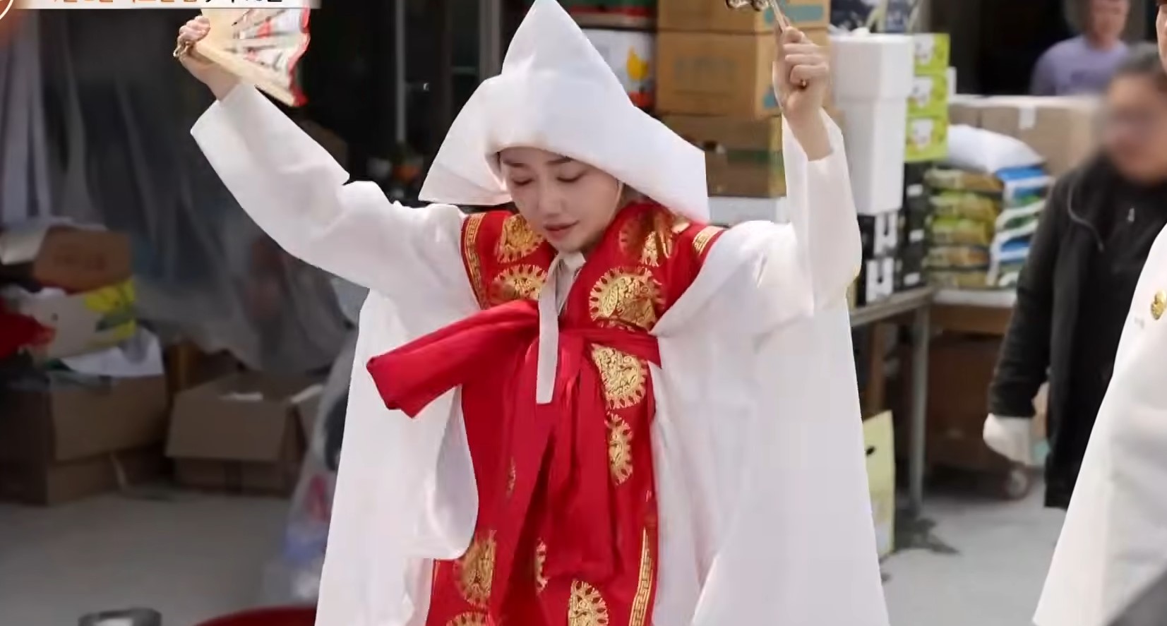 Quá khứ khó tin của nữ pháp sư sinh năm 1993: Idol nhóm nhạc nữ nổi tiếng, có luôn cả bằng trọng tài bóng đá- Ảnh 8.