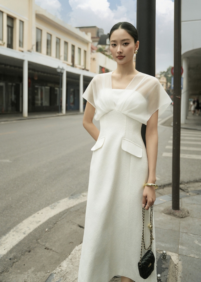 Diện váy trắng cho ngày nắng  - Ảnh 8.