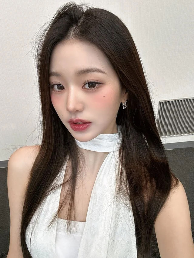 Mỹ nhân được đề cử đẹp nhất thế giới 2026: Công chúa showbiz 