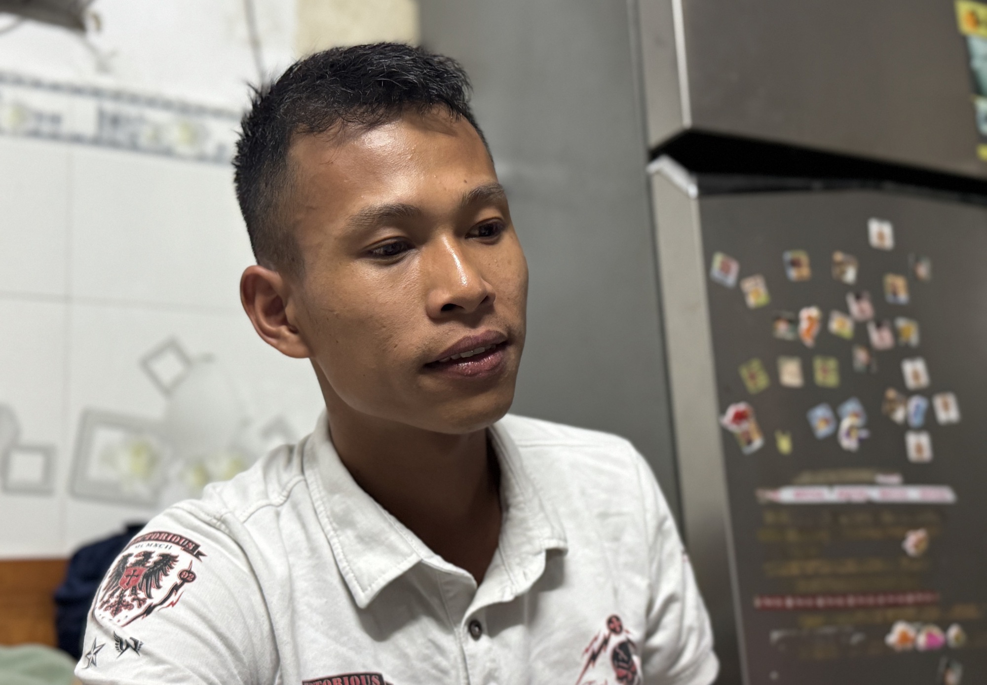 CLIP: Tài xế kể lại khoảnh khắc dừng xe trên Quốc lộ 1, cứu bé gái sang đường một mình- Ảnh 1. CLIP: Tài xế kể lại khoảnh khắc dừng xe trên Quốc lộ 1, cứu bé gái sang đường một mình- Ảnh 1.