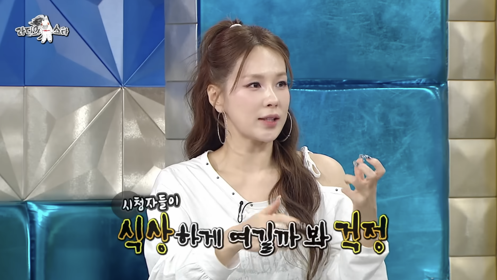 “Nữ thần quân đội” đẹp tới mức khiến hàng triệu binh lính phát cuồng, nhan sắc gần 20 năm trước cứ ngỡ như mới hôm qua- Ảnh 2.