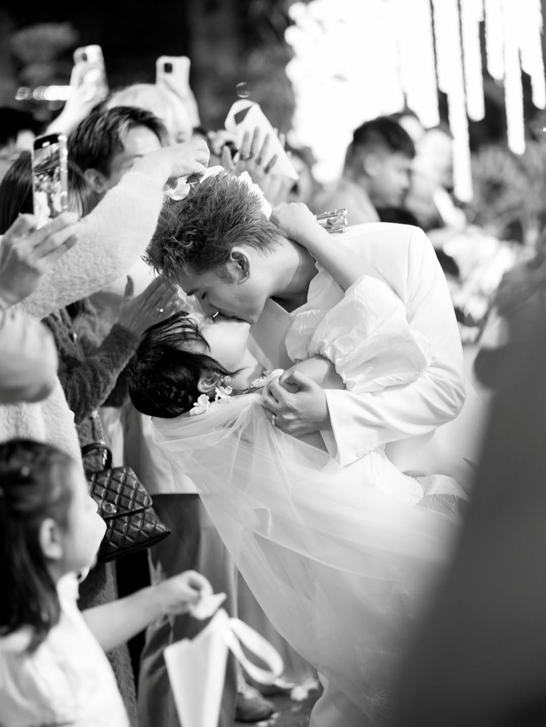 Em Xinh Vbiz lần đầu hé lộ bên trong đám cưới riêng tư, 1 chi tiết khiến ai nhìn cũng rơi nước mắt- Ảnh 6.