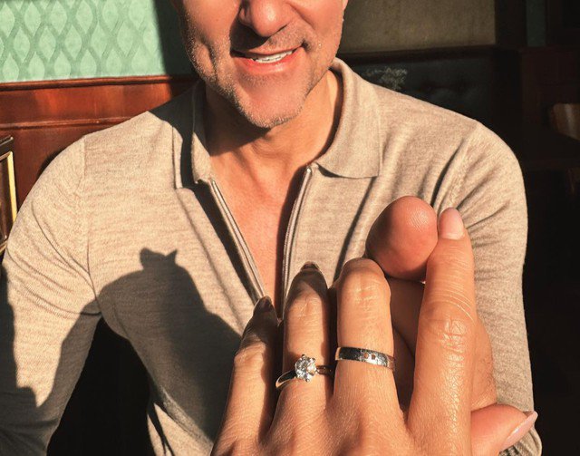 Bảo Trúc và chồng Tây gặp nhau vào năm 2025 tại phòng gym. Chỉ sau 2 tháng hẹn hò, cô được cầu hôn và quyết định lên xe hoa lần thứ 3.