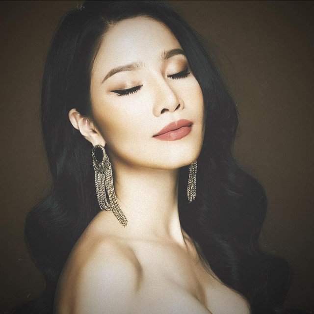 Sau 2 lần đổ vỡ, Bảo Trúc cảm thấy ở chồng Tây có sự chia sẻ và là hậu phương vững chắc của cô. Được biết chồng Tây của Bảo Trúc chưa kết hôn nhưng anh có 2 con riêng. Dù vậy, điều này cũng không ảnh hưởng đến cuộc sống của cô quá nhiều.